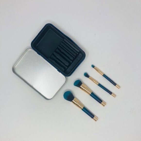 Makeup Travel Brush Set w Travel Tin- 4 essential Makeup brushes NEW in Box - Picture 3 of 5